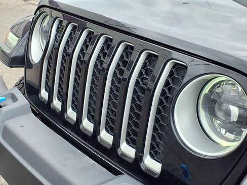 Used 2023 Jeep Wrangler Unlimited Sahara w/ Cold Weather Group AWD/4WD image 13