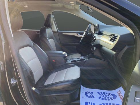 Used 2021 Ford Escape Titanium w/ Titanium Elite Package image 41