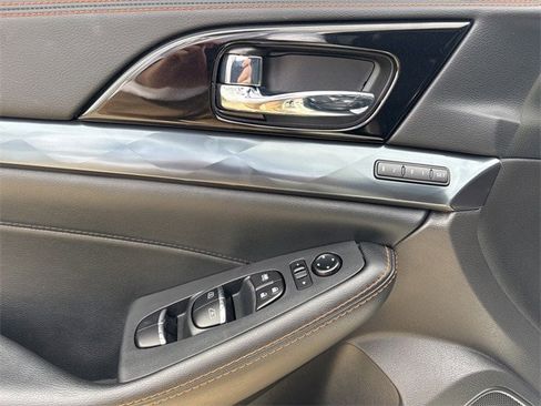 Used 2023 Nissan Maxima SR w/ Sport Mat Group image 10