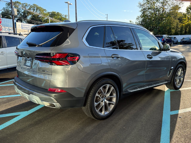Certified 2024 BMW X5 xDrive50e w/ Premium Package AWD/4WD image 5