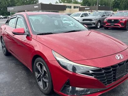 Used 2021 Hyundai Elantra SEL w/ Convenience + Premium Package