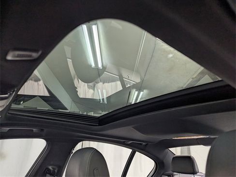 Used 2018 BMW 530i xDrive w/ Premium Package image 14