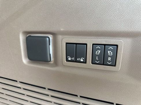 Used 2023 GMC Yukon Denali w/ Denali Reserve Package AWD/4WD image 27