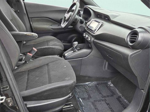 Used 2019 Nissan Kicks S FWD image 16