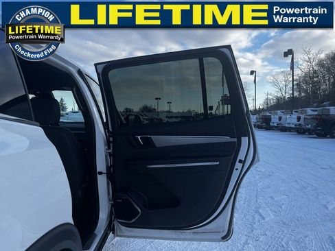 Used 2025 Buick Enclave Preferred image 34