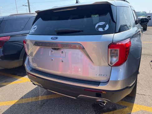 Used 2023 Ford Explorer XLT w/ Equipment Group 202A image 11