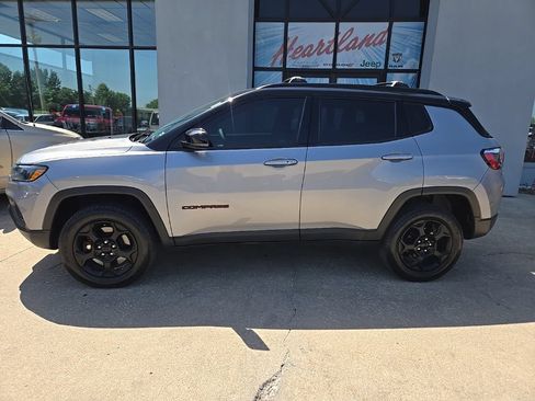 Used 2023 Jeep Compass Trailhawk AWD/4WD image 5