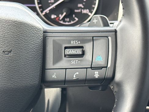 Used 2025 Nissan Rogue SV AWD/4WD image 22