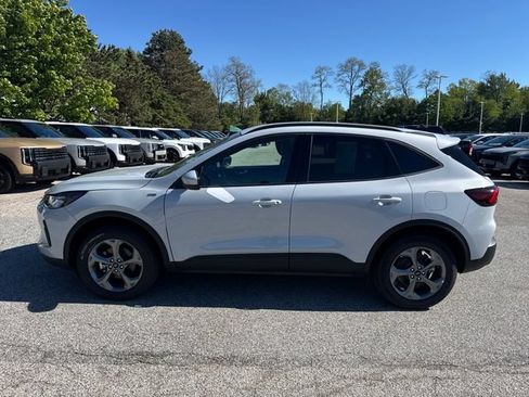 Used 2025 Ford Escape ST-Line Select AWD/4WD image 2
