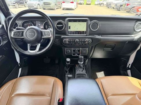 Used 2022 Jeep Wrangler Unlimited Sahara w/ Cold Weather Group AWD/4WD image 16