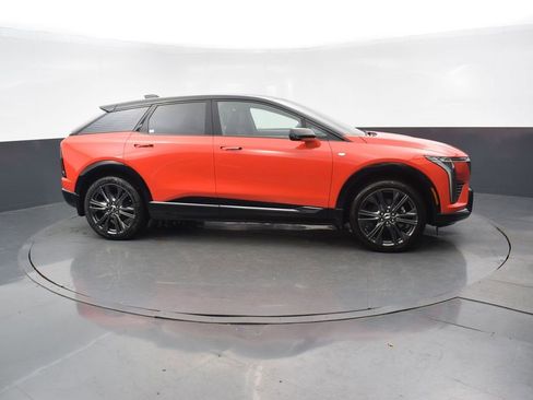 New 2026 Cadillac Optiq Sport 2 image 7