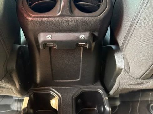 Used 2022 Jeep Wrangler Unlimited Sport AWD/4WD image 11