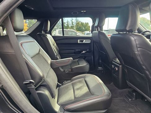 Used 2023 Ford Explorer ST-Line w/ Class IV Trailer Tow Package image 13