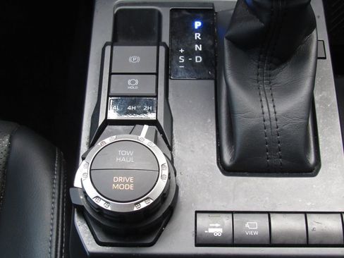 Used 2024 Toyota Tacoma TRD Sport w/ TRD Sport Premium Package AWD/4WD image 32