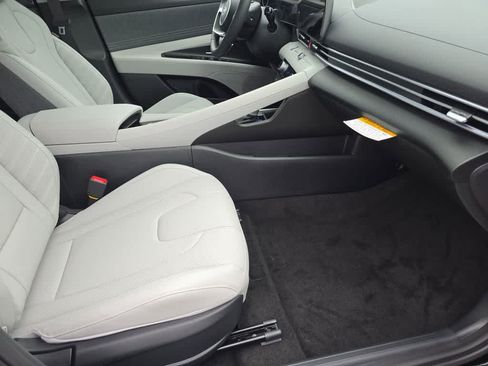 New 2026 Hyundai Elantra Limited FWD image 23