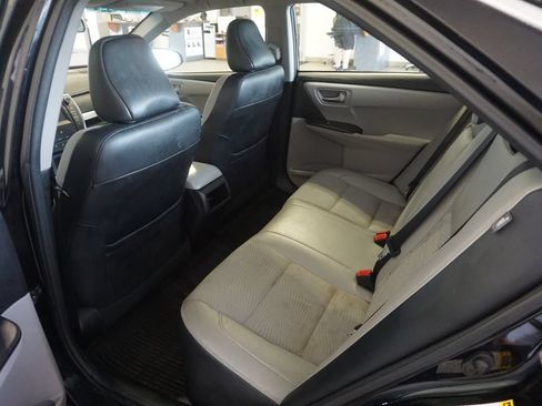 Used 2016 Toyota Camry SE FWD image 17