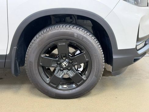 Used 2025 Honda Ridgeline Black Edition image 5