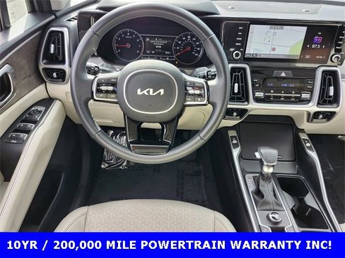 Used 2022 Kia Sorento EX w/ Panoramic Sunroof Package image 10