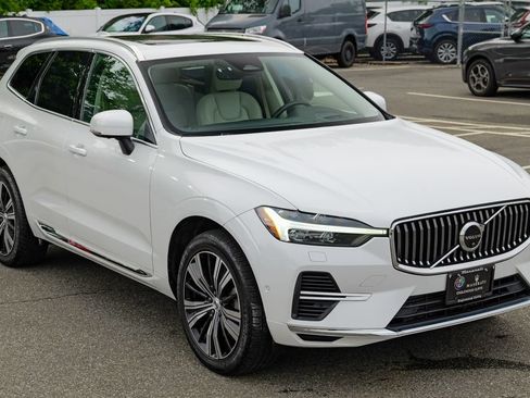 Used 2023 Volvo XC60 T8 Ultimate w/ Climate Package AWD/4WD image 9