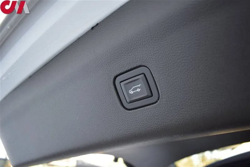 Used 2018 Buick Enclave Essence AWD/4WD image 26