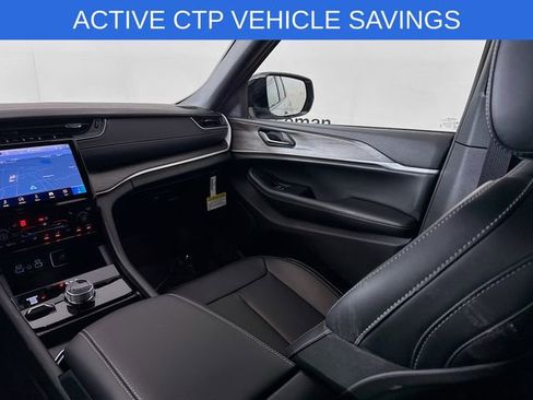 New 2025 Jeep Grand Cherokee Limited w/ Black Appearance Package image 22