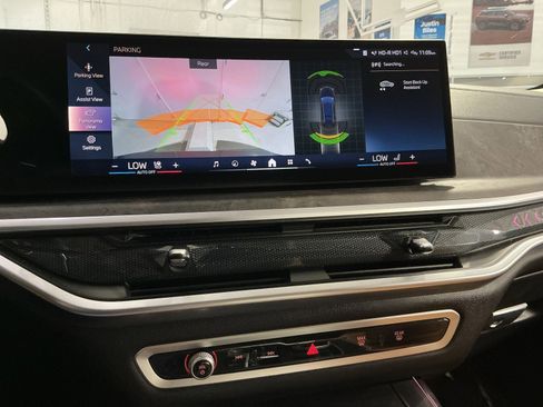 Used 2024 BMW X7 xDrive40i w/ Premium Package AWD/4WD image 20