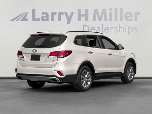 Used 2018 Hyundai Santa Fe SE FWD image 2