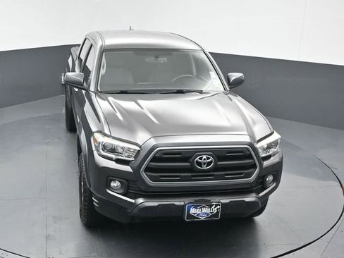 Used 2017 Toyota Tacoma SR5 image 10