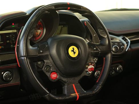 Used 2011 Ferrari 458 Italia Base image 12