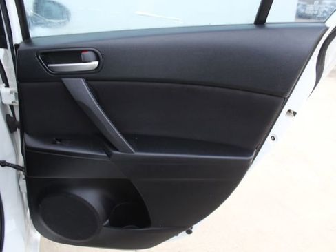 Used 2012 MAZDA MAZDA3 i Sport image 29