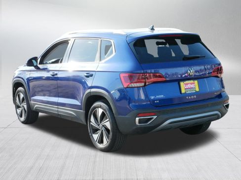 Used 2024 Volkswagen Taos SE w/ Panoramic Sunroof Package image 5
