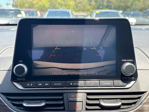 Used 2025 Nissan Altima 2.5 SV FWD image 23
