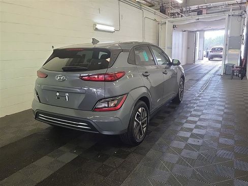 Used 2023 Hyundai Kona SE w/ Cargo Package FWD image 10