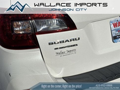 Used 2017 Subaru Outback 2.5i Touring image 12