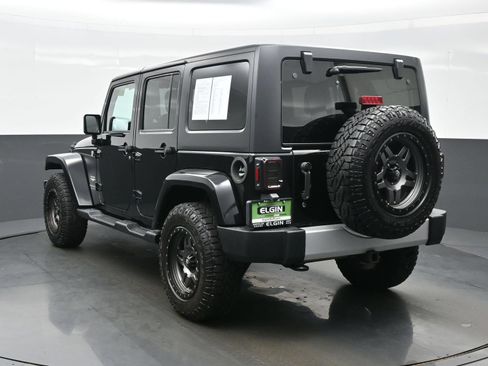 Used 2014 Jeep Wrangler Unlimited Sahara w/ Connectivity Group AWD/4WD image 5