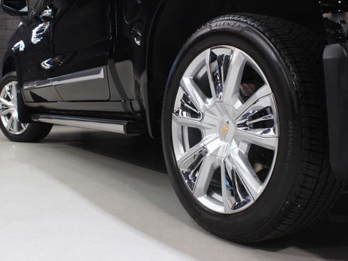 Used 2025 Chevrolet Silverado 1500 High Country w/ High Country Premium Package AWD/4WD image 19