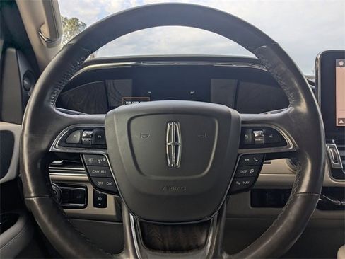 Used 2018 Lincoln Navigator Select image 26