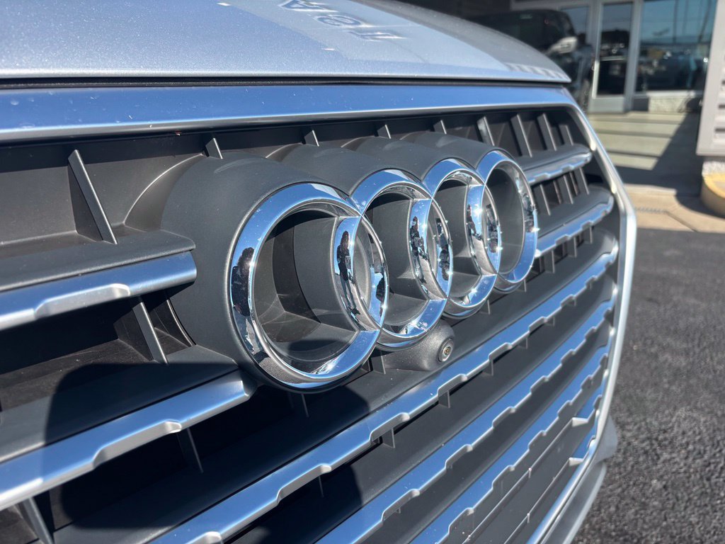 Used 2017 Audi Q7 3.0T Prestige AWD/4WD image 3