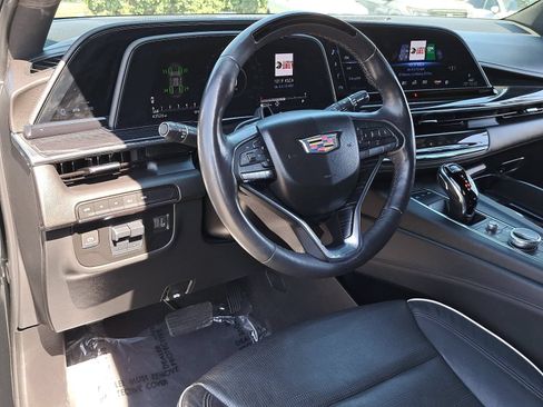 Used 2023 Cadillac Escalade ESV Sport AWD/4WD image 18