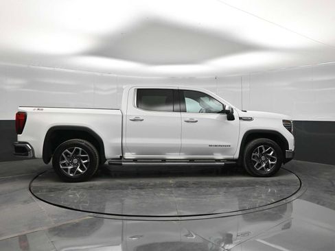 Used 2023 GMC Sierra 1500 SLT w/ SLT Premium Package AWD/4WD image 9