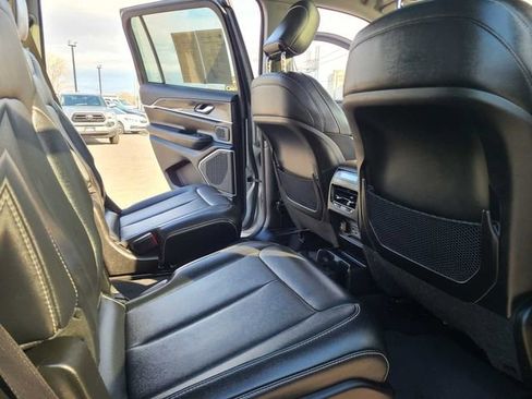 Used 2023 Jeep Grand Cherokee L Limited AWD/4WD image 21