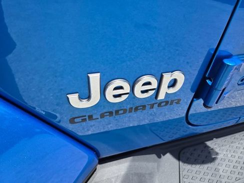 Used 2021 Jeep Gladiator Overland w/ Popular Equipment Package AWD/4WD image 4