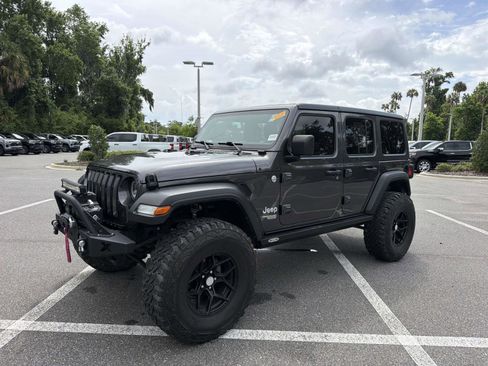 Used 2018 Jeep Wrangler Unlimited Sport S AWD/4WD image 7