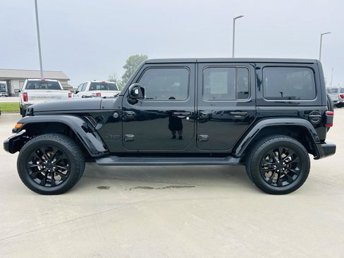 Used 2023 Jeep Wrangler Unlimited Sahara AWD/4WD image 33