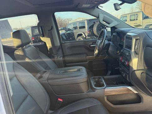 Used 2021 Chevrolet Silverado 1500 LT Trail Boss w/ Convenience Package II image 10