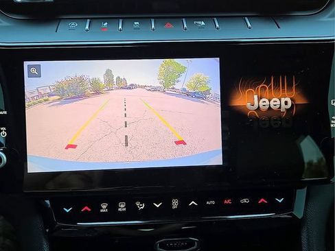 Used 2026 Jeep Grand Cherokee L Limited AWD/4WD image 19