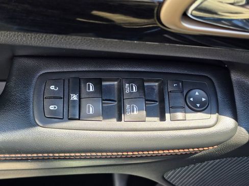 Used 2016 Jeep Grand Cherokee Laredo 75th Anniversary AWD/4WD image 13