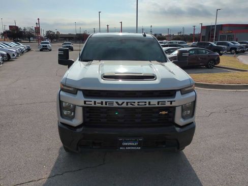 Used 2023 Chevrolet Silverado 2500 Custom w/ Custom Convenience Package image 3