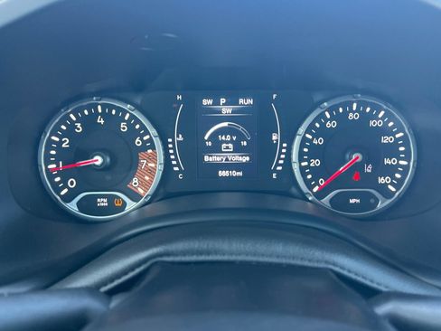 Used 2023 Jeep Renegade Latitude AWD/4WD image 24