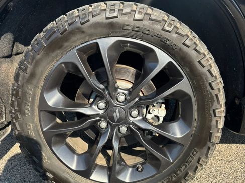 Used 2022 Dodge Durango GT AWD/4WD image 36